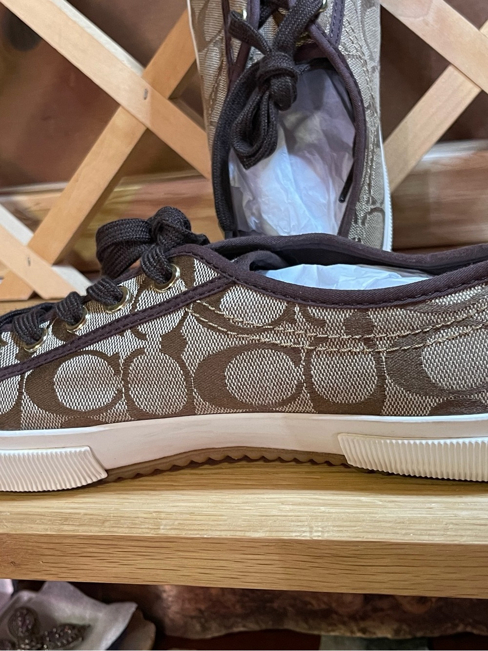 Authentic Coach New York A3851 “ Kalyn “ Sz 9B /Classic Canvas low- top Sneaker - Picture 14 of 16